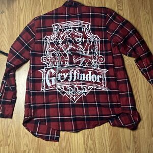 NWOT Harry Potter x Cakeworthy Plaid Flannel Shirt Size Medium Red Gryffindor